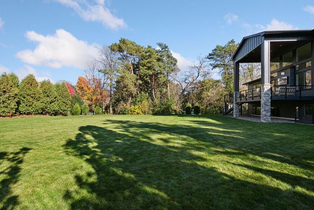 631 Callahan Place, Mendota Heights, MN 55118