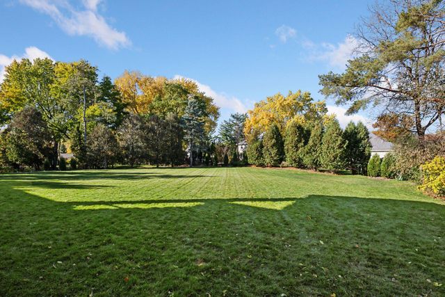 631 Callahan Place, Mendota Heights, MN 55118