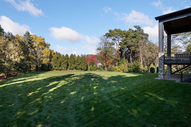 631 Callahan Place, Mendota Heights, MN 55118