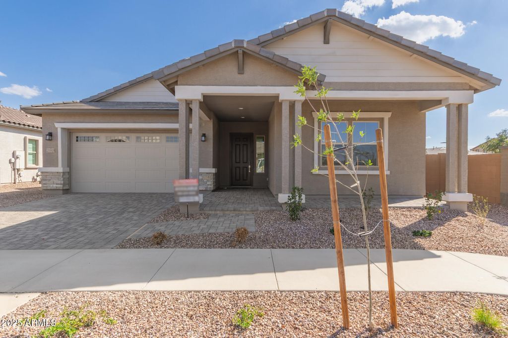 Image 1 of property listing at 21919 E BONANZA Way E, Queen Creek, AZ 85142