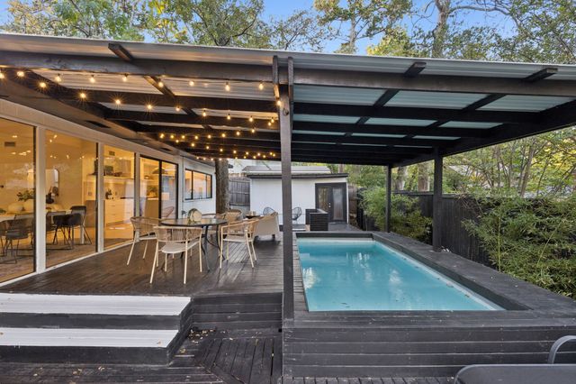 2849 Claudette Avenue, Dallas, TX 75211