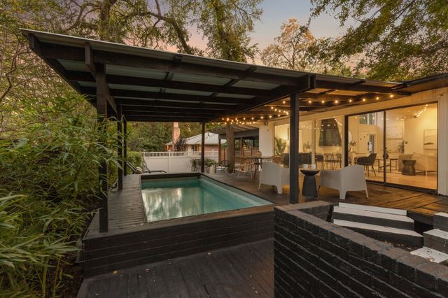 2849 Claudette Avenue, Dallas, TX 75211