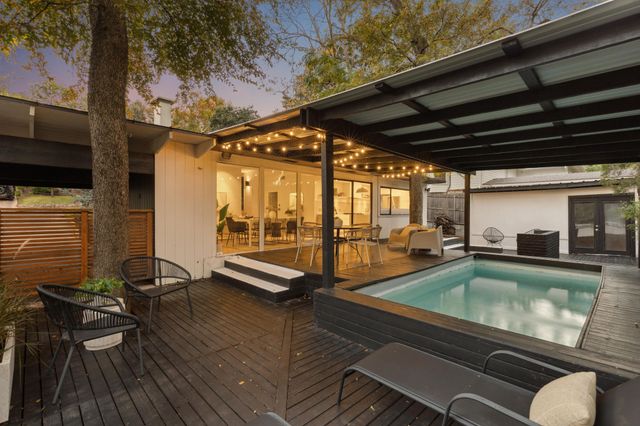 2849 Claudette Avenue, Dallas, TX 75211