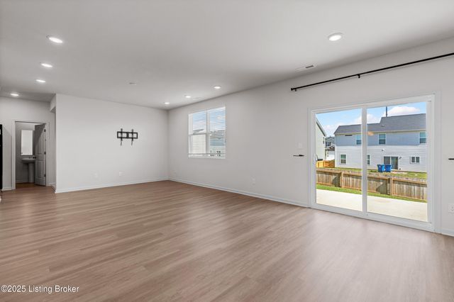 5003 Aiken Back Ln, La Grange, KY 40031