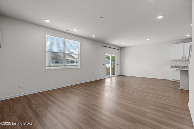 5003 Aiken Back Ln, La Grange, KY 40031