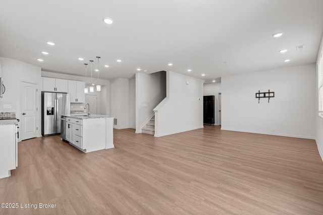 5003 Aiken Back Ln, La Grange, KY 40031