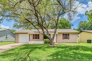 906 Aransas Drive, Euless, TX 76039
