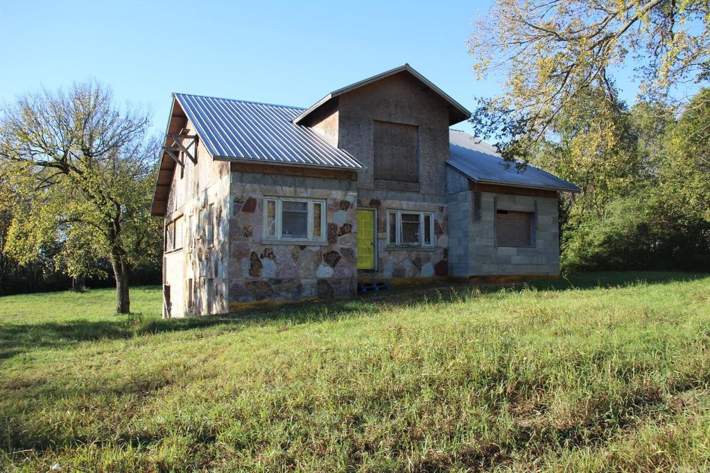 315 W 4th Street, Yellville, AR 72687
