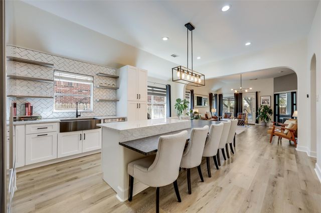 604 Pebblestone Walk DR, Cedar Park, TX 78613