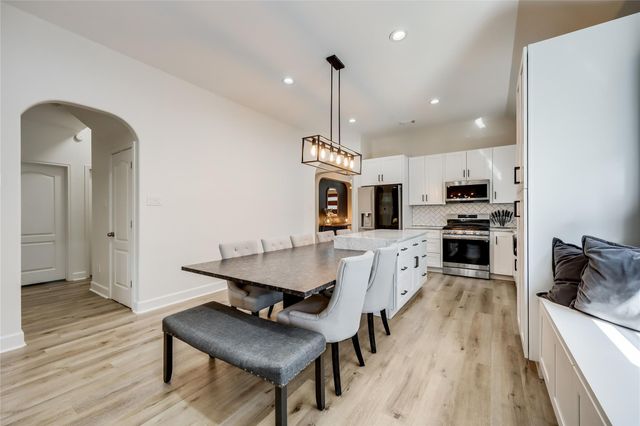 604 Pebblestone Walk DR, Cedar Park, TX 78613