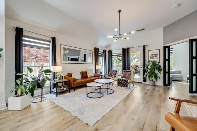 604 Pebblestone Walk DR, Cedar Park, TX 78613