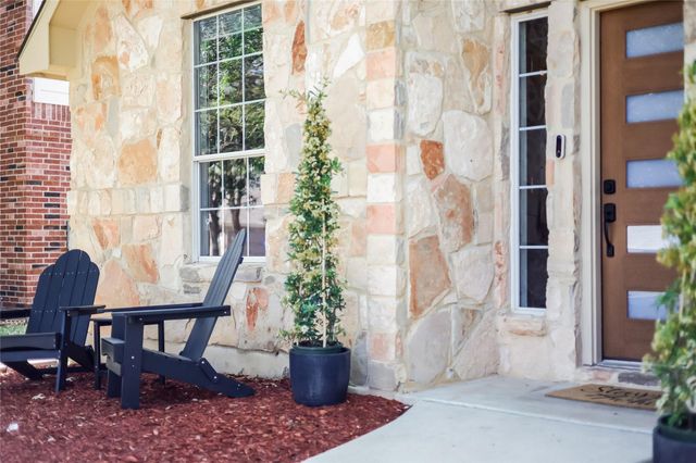 604 Pebblestone Walk DR, Cedar Park, TX 78613