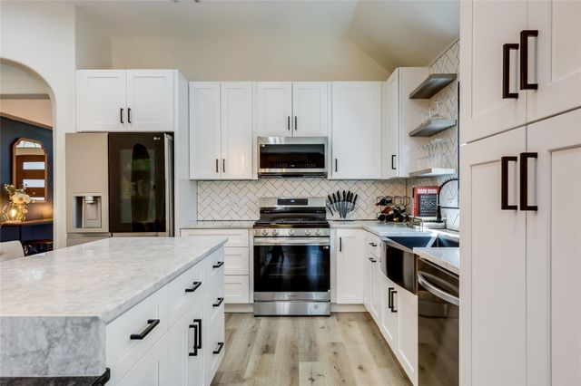 604 Pebblestone Walk DR, Cedar Park, TX 78613