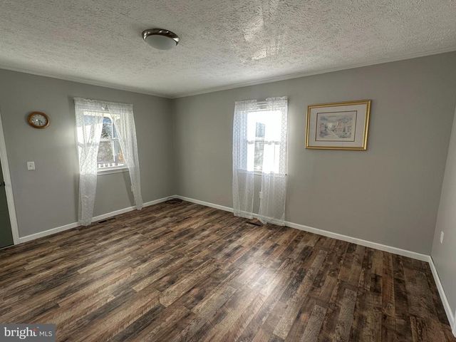 650 HONEYVILLE RD, Stanley, VA 22851