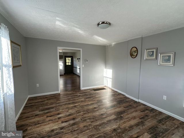 650 HONEYVILLE RD, Stanley, VA 22851