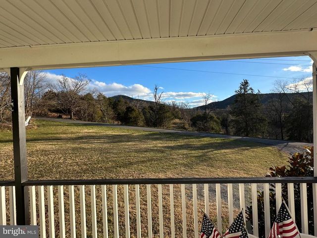 650 HONEYVILLE RD, Stanley, VA 22851