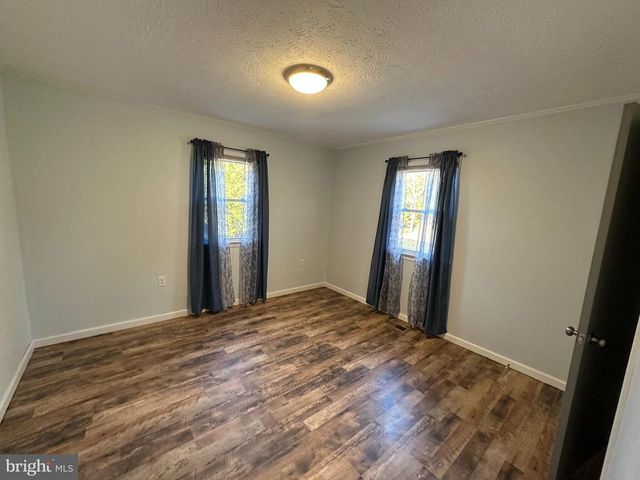 650 HONEYVILLE RD, Stanley, VA 22851