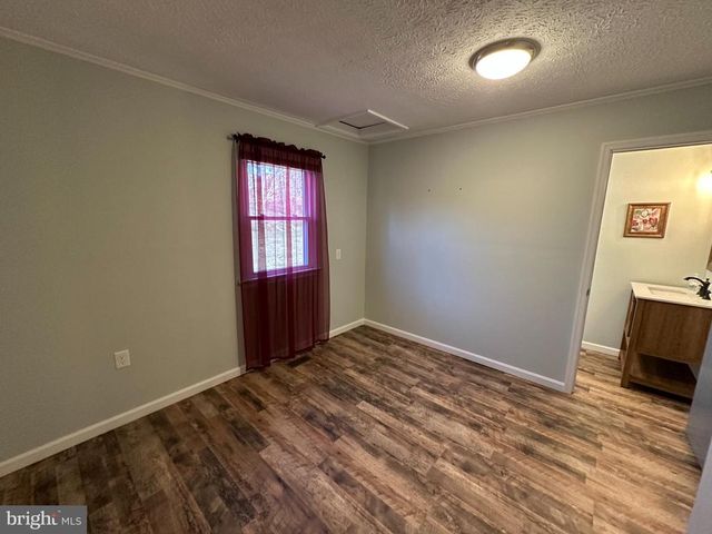 650 HONEYVILLE RD, Stanley, VA 22851