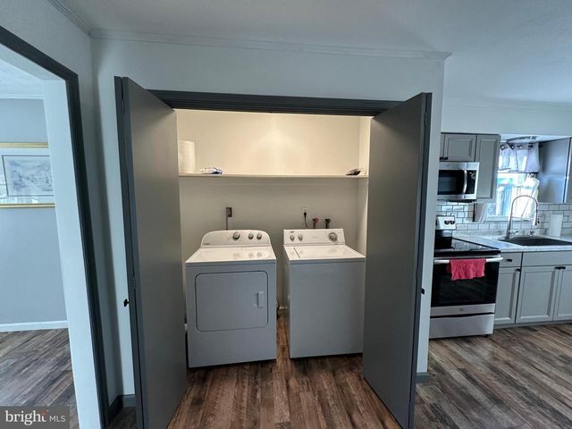 650 HONEYVILLE RD, Stanley, VA 22851