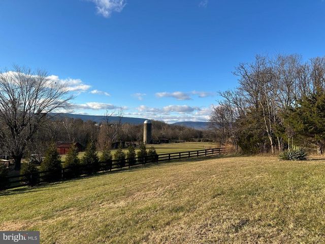 650 HONEYVILLE RD, Stanley, VA 22851