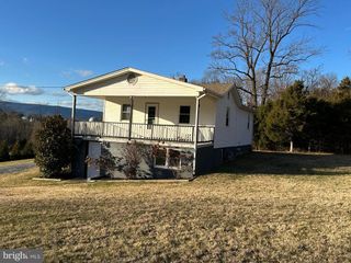 650 HONEYVILLE RD, Stanley, VA 22851