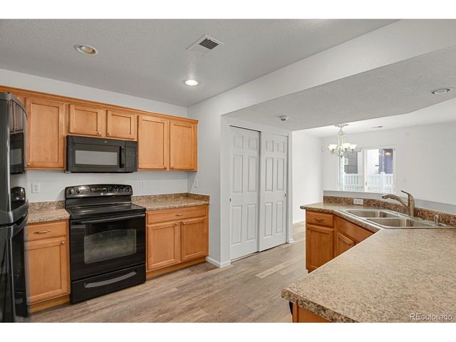 5850 Ceylon St B, Denver, CO 80249