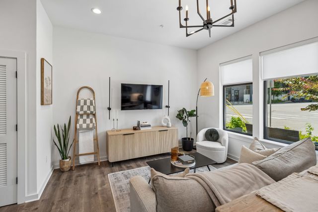1280 3rd Ave, S, Nashville, TN 37210