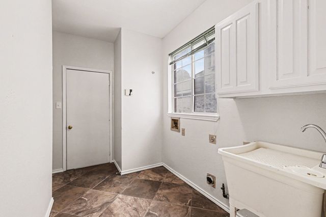 2829 Panorama Drive, Carrollton, TX 75007