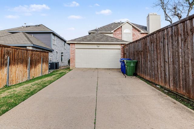 2829 Panorama Drive, Carrollton, TX 75007