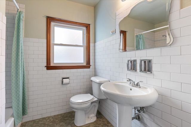 9108 S Utica Avenue, Evergreen Park, IL 60805