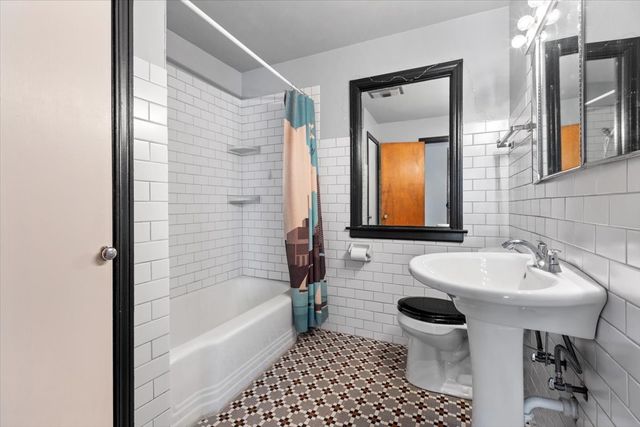 9108 S Utica Avenue, Evergreen Park, IL 60805