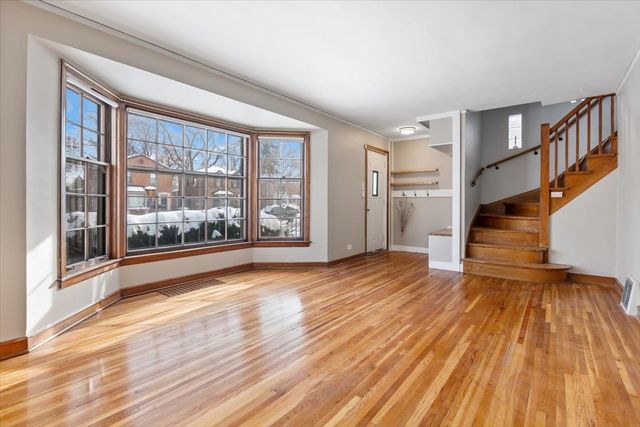 9108 S Utica Avenue, Evergreen Park, IL 60805