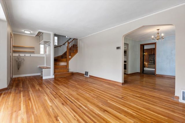 9108 S Utica Avenue, Evergreen Park, IL 60805