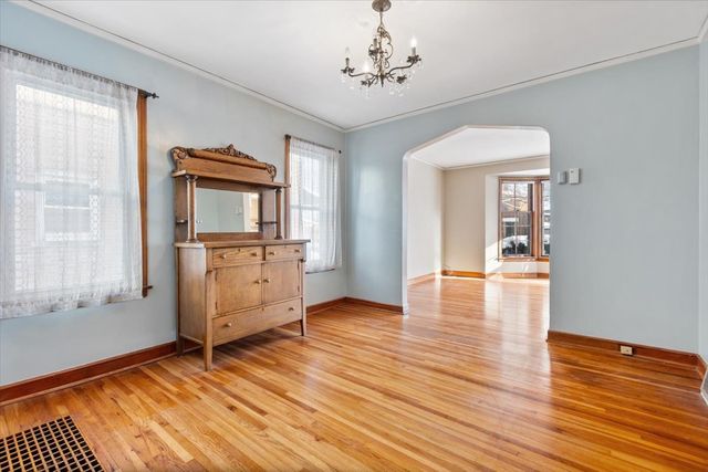 9108 S Utica Avenue, Evergreen Park, IL 60805