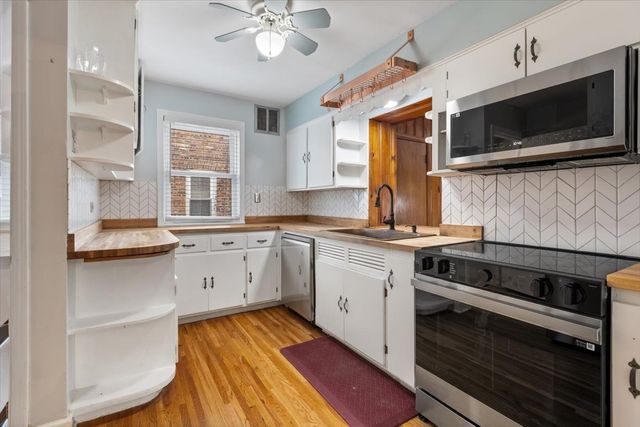 9108 S Utica Avenue, Evergreen Park, IL 60805