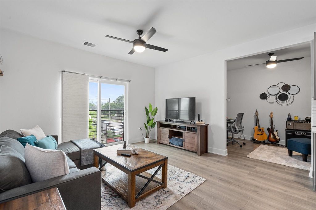 2220 Webberville RD 323, Austin, TX 78702