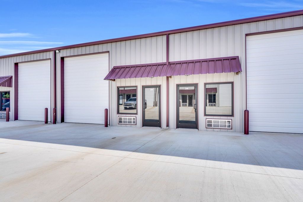 6029 Conveyor Drive 240, Cleburne, TX 76031