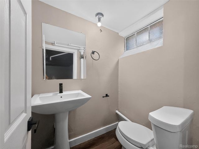 19332 Packard Street, Detroit, MI 48234