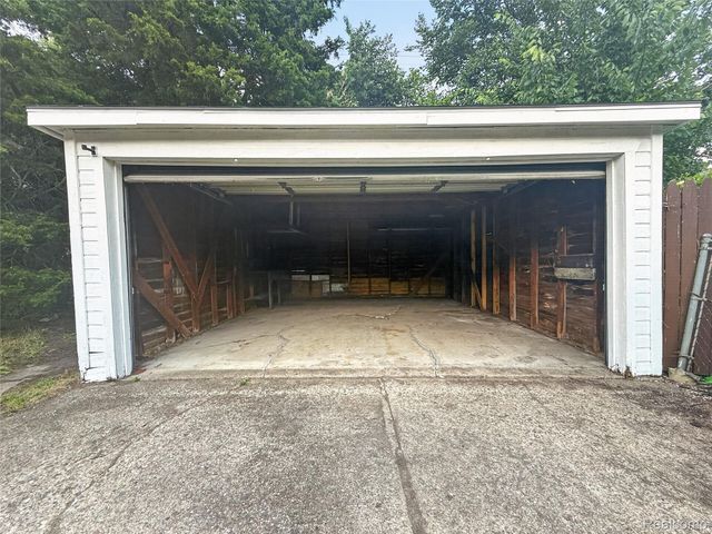 19332 Packard Street, Detroit, MI 48234