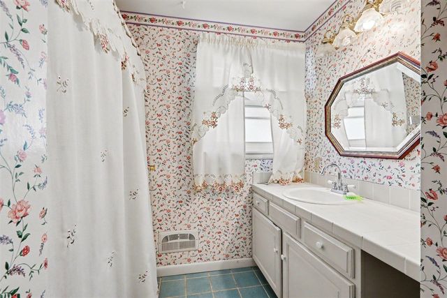 436 Edgemoor Avenue, Kalamazoo, MI 49001