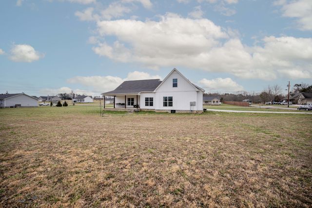 194 SunnyView Ln, Cookeville, TN 38501