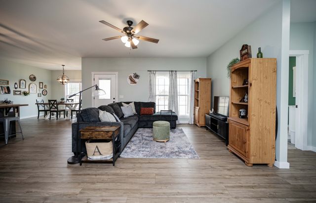 194 SunnyView Ln, Cookeville, TN 38501