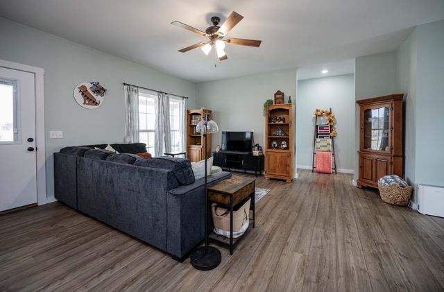 194 SunnyView Ln, Cookeville, TN 38501