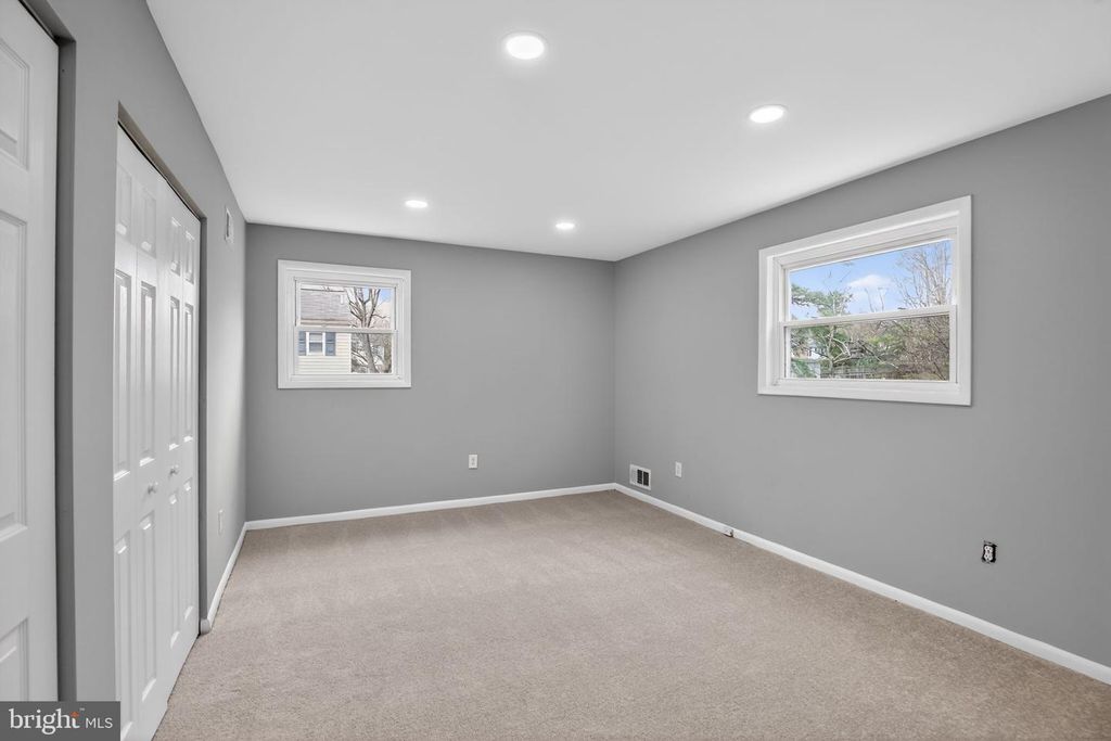 Image 11 of property listing at 6504 WALKER BRANCH DR, Laurel, MD 20707