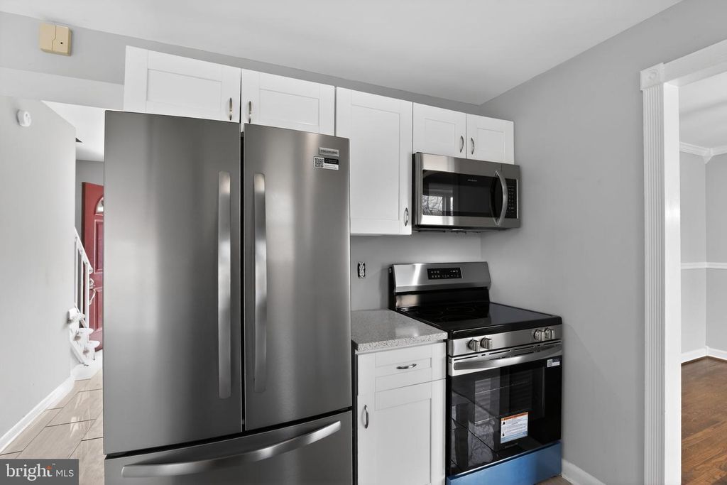 Image 14 of property listing at 6504 WALKER BRANCH DR, Laurel, MD 20707