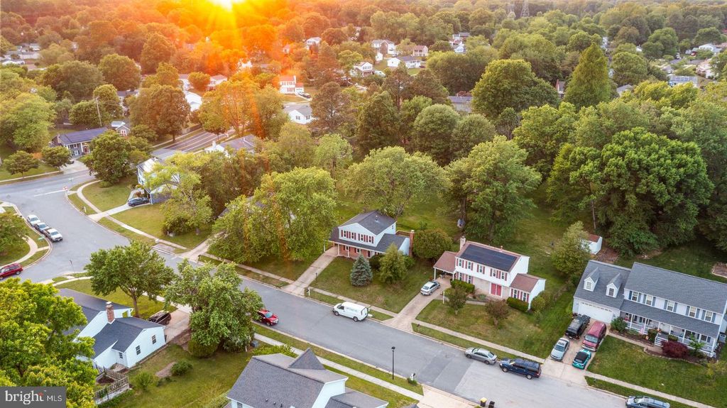 Image 2 of property listing at 6504 WALKER BRANCH DR, Laurel, MD 20707