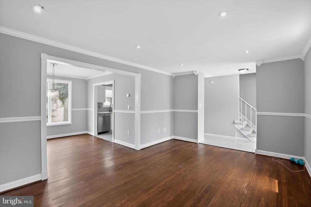 Image 22 of property listing at 6504 WALKER BRANCH DR, Laurel, MD 20707