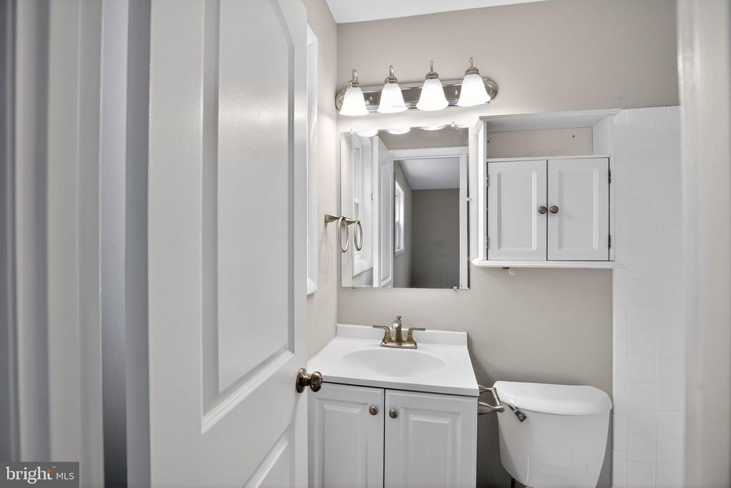 Image 26 of property listing at 6504 WALKER BRANCH DR, Laurel, MD 20707
