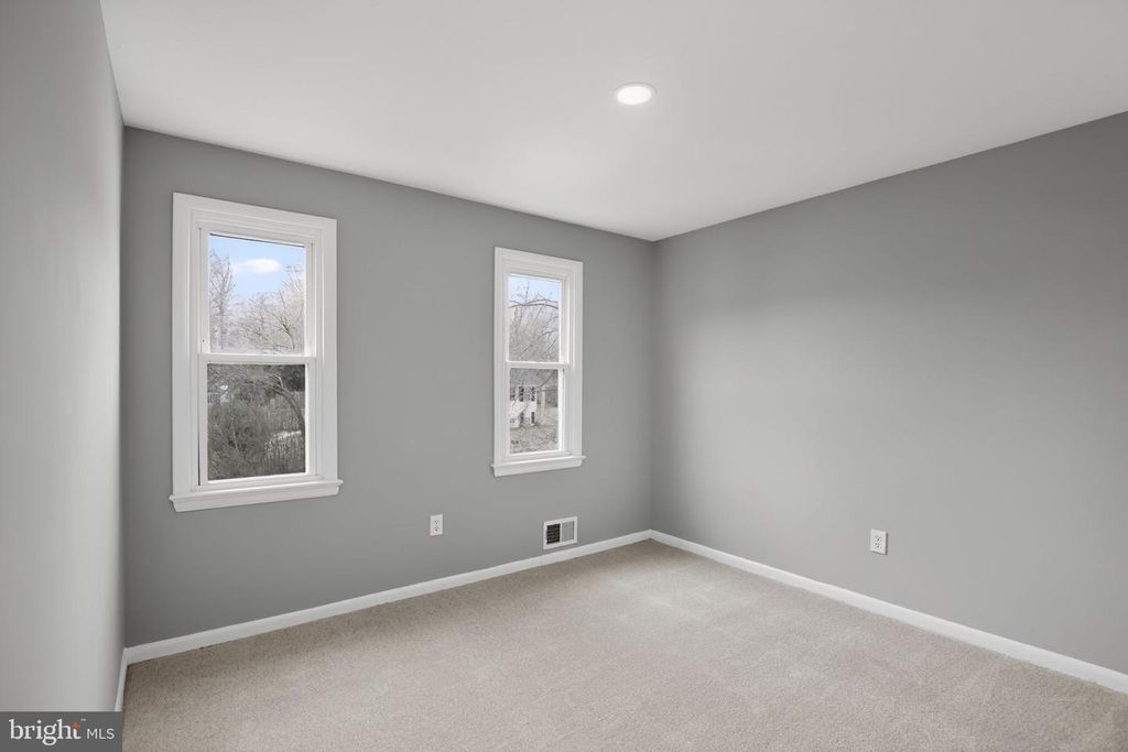 Image 31 of property listing at 6504 WALKER BRANCH DR, Laurel, MD 20707