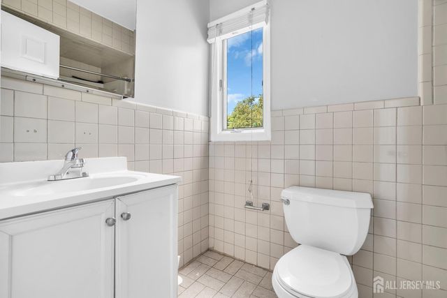 1595 E 2nd Street 3, Scotch Plains, NJ 07076